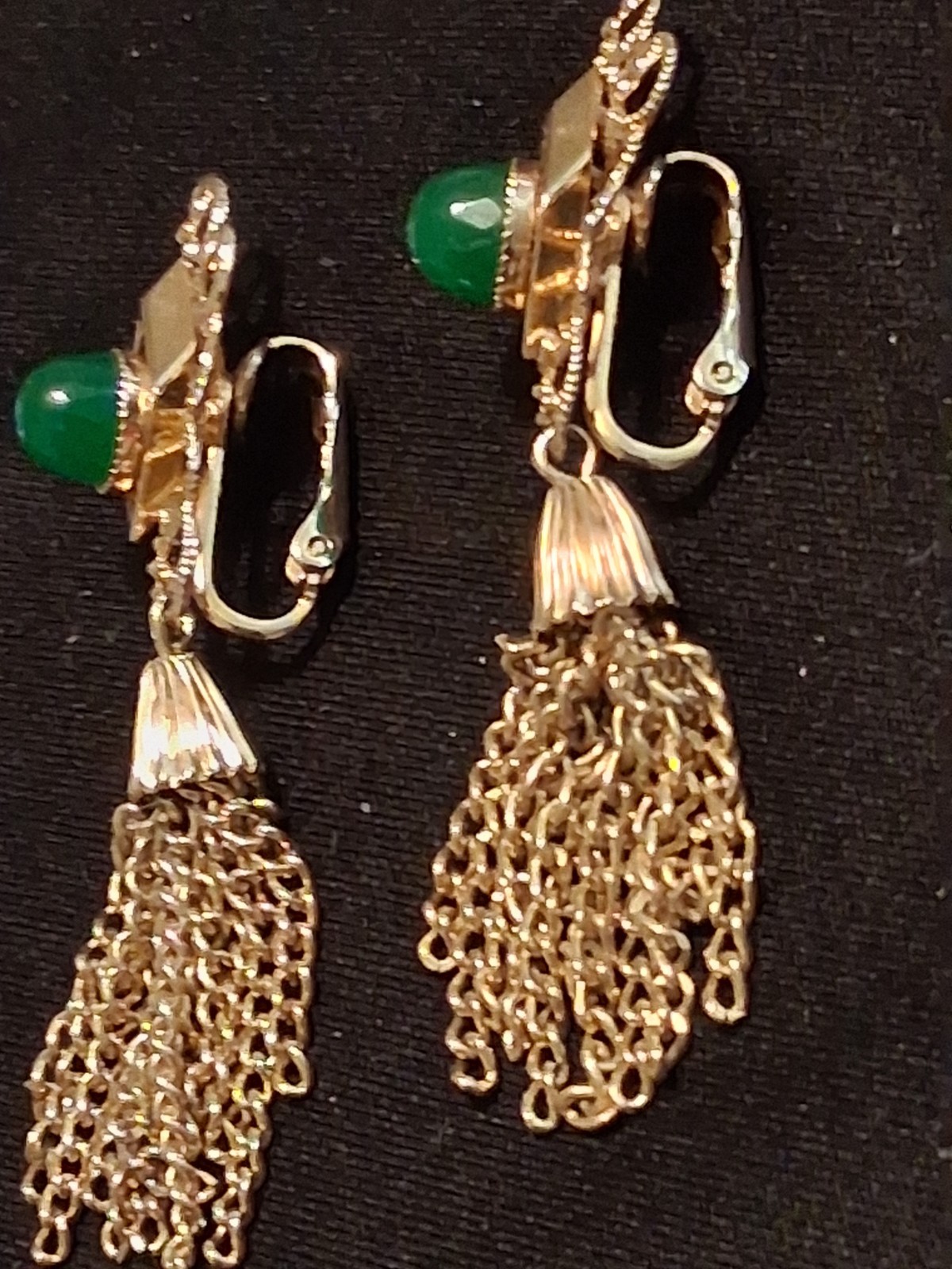 Vtg 1972 Sarah Coventry PEKING Gold Filigree Green Faux Jade Tassel Earrings