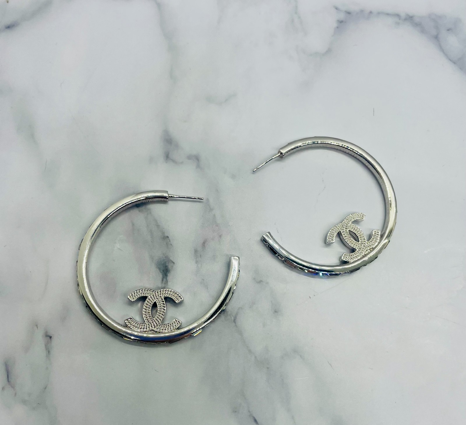 CHANEL CC Silver Tone Rhinestone Hoop Earrings – USED / MF6228