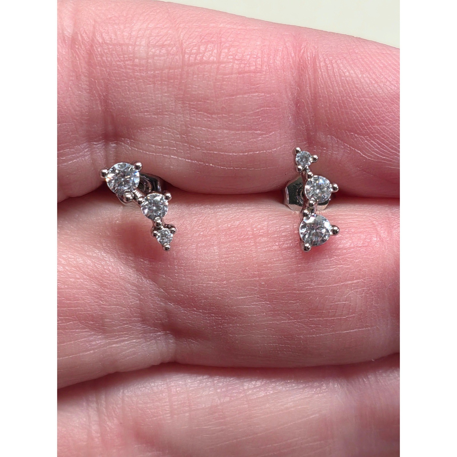 New AAAAA 5A Cubic Zirconia CZ Graduated Climber 925 Posts PLated Stud Earrings