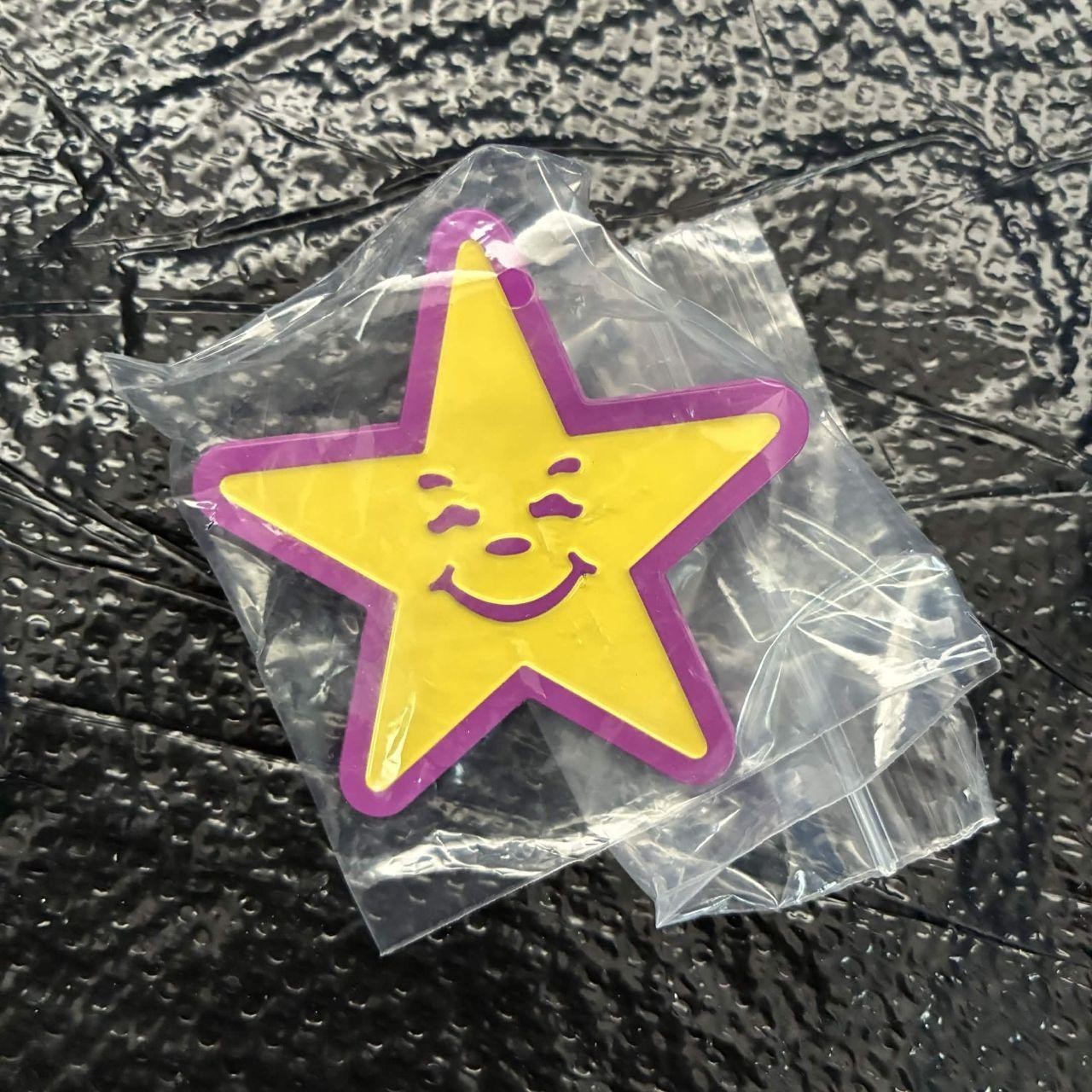 asspizza Star Pin Yellow Purple Series 1 Common New Carls Jr Hardees