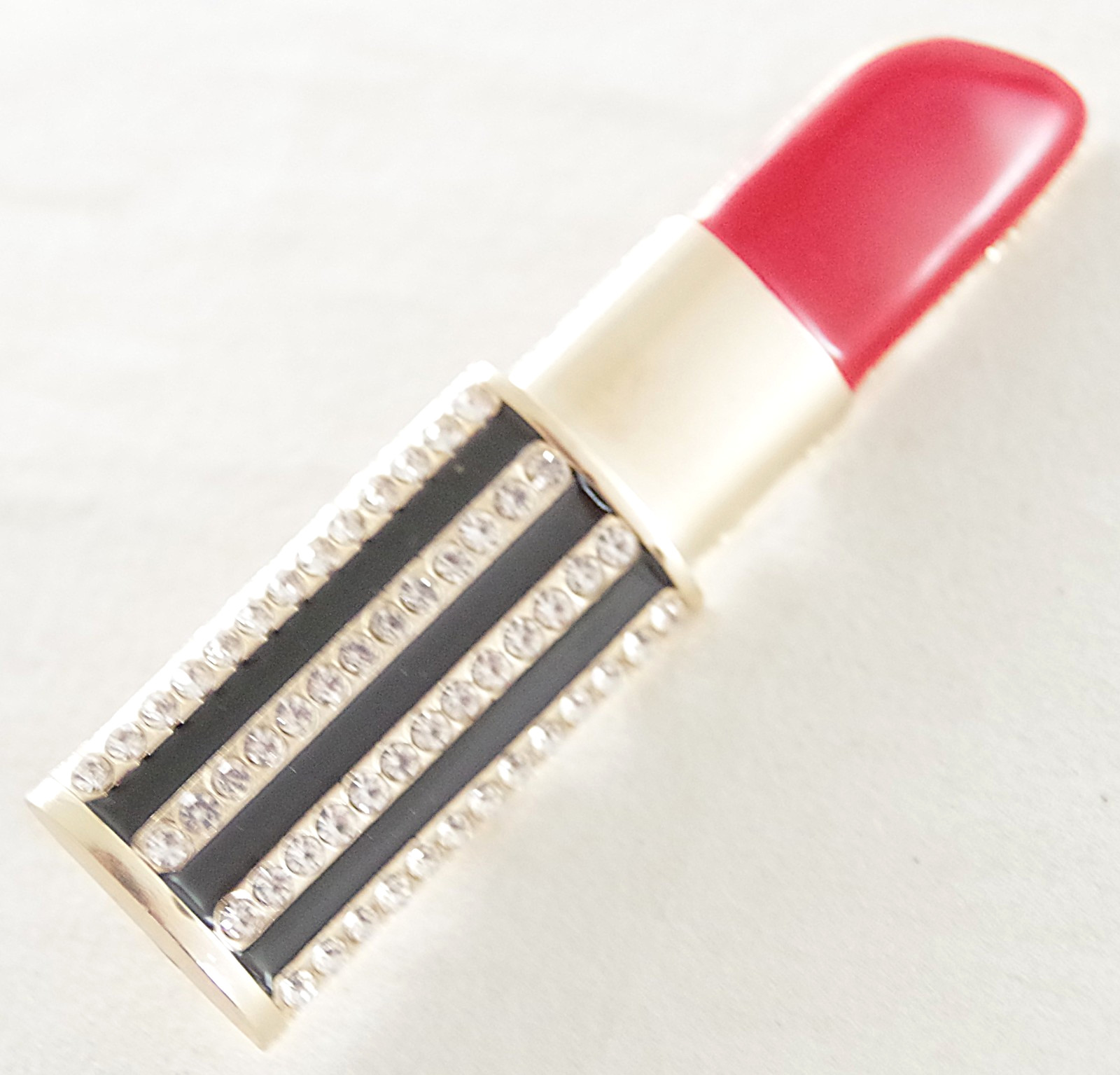 2.5″ BETSEY JOHNSON RED LIPSTICK TUBE RHINESTONE, ENAMEL & GOLD TONE BROOCH PIN