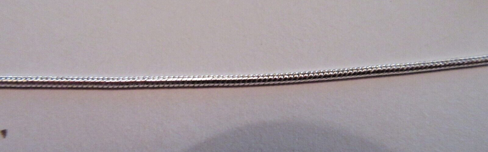 Sterling Silver 18″ Lt. snake Style Chains Necklace 0.7mm 1.2 grams
