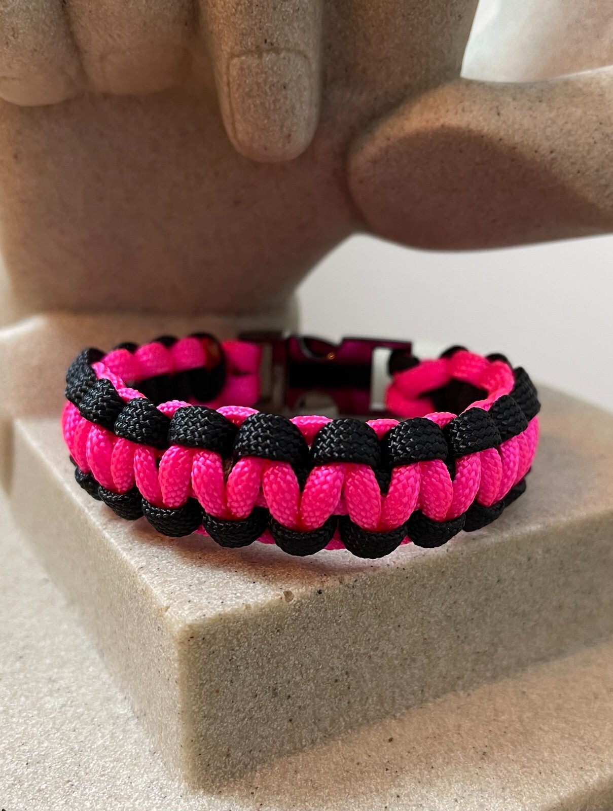Paracord Bracelet with Hot Pink and Black Color – Cobra Weave Style