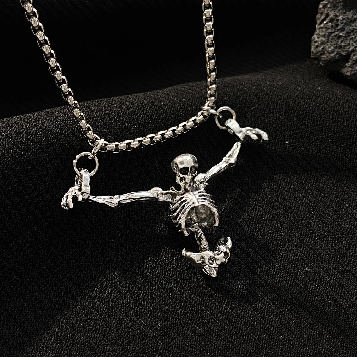 Fashion Iron Unisex Choker Necklace Women Hip-Hop Gothic Punk Barbed Wire Little