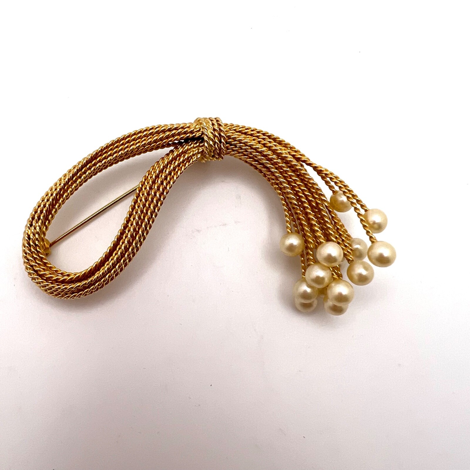 Goldtone Rope & Pearl Swirl Brooch – Perfect for Blouse or Jacket 2 3/4″