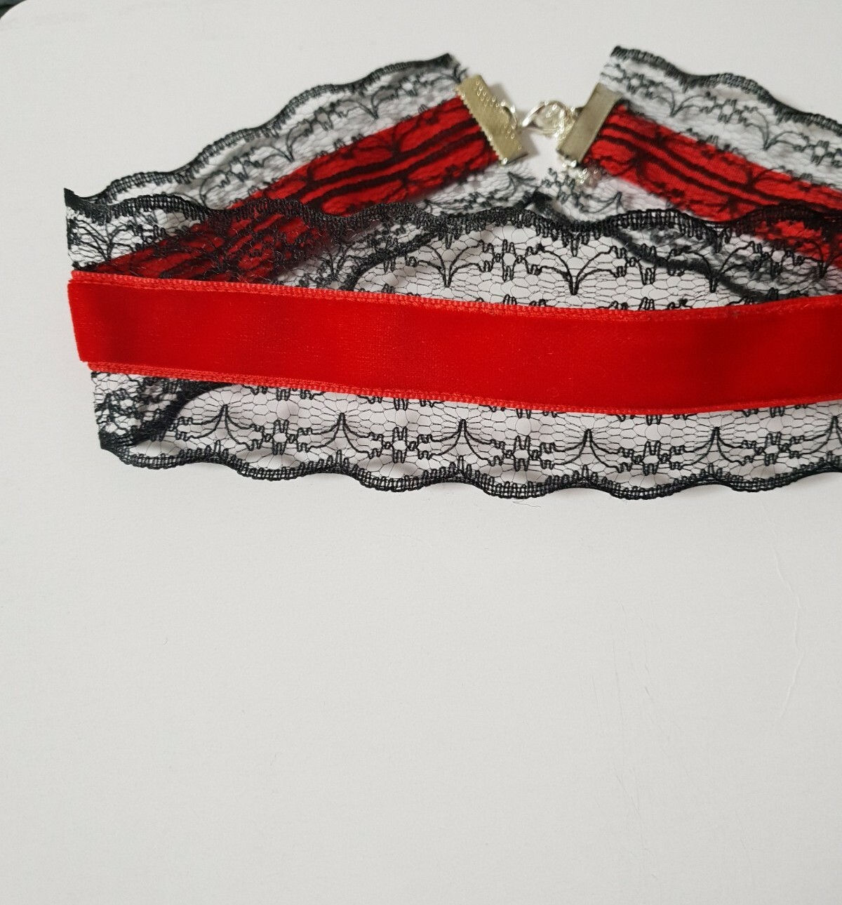 Ladies Crystal Dimonte pearls velvet ribbon embroidered lace Chakor Necklace.
