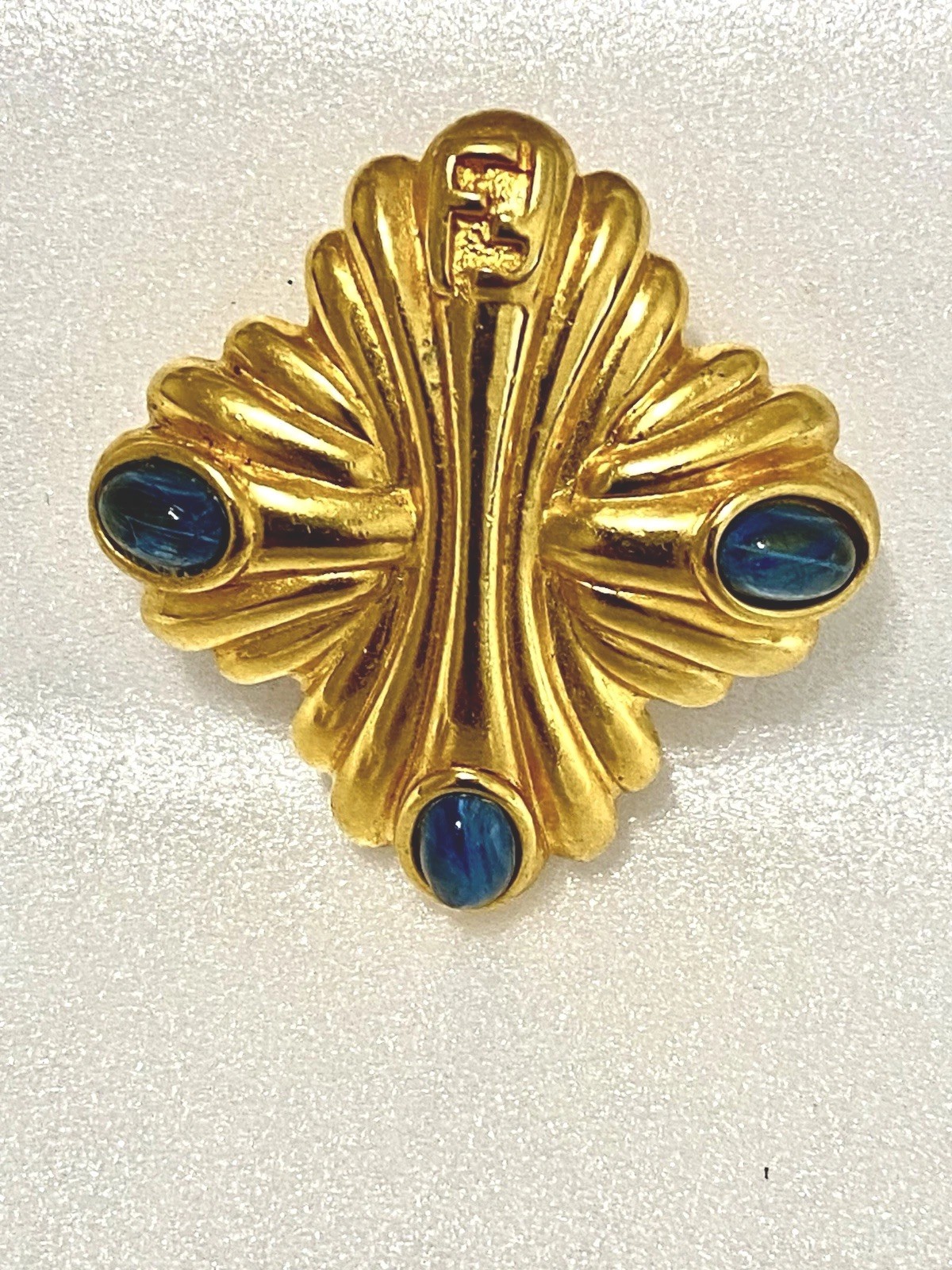 Fendi SINGLE EARRING Fendi Gold Tone Gripoix Glass Earring