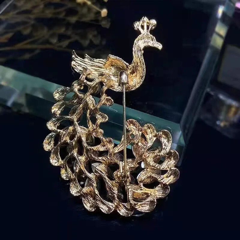 Crystal Peacock Brooch Vintage Fashion Animal Pin Accessories for Women