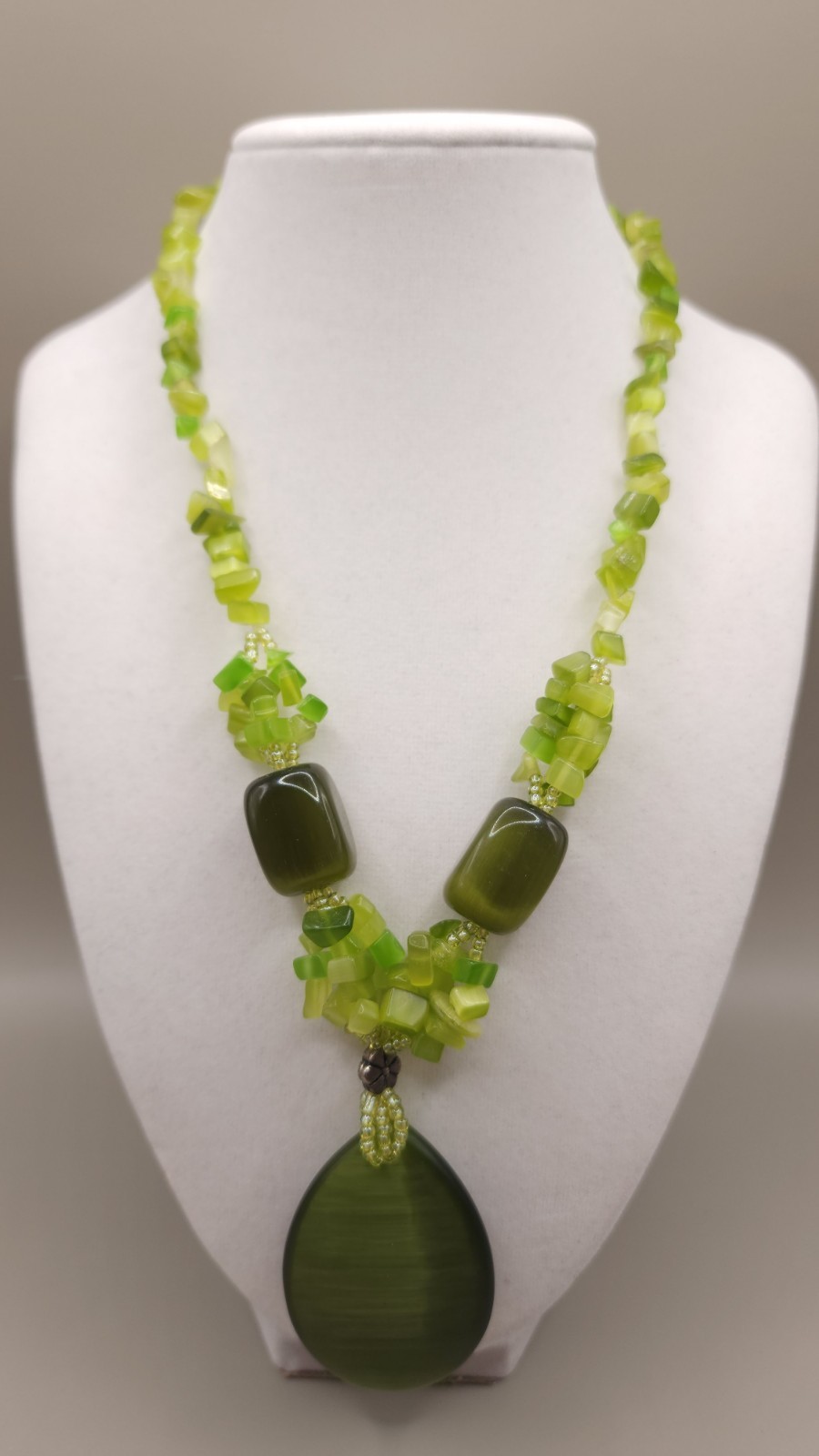 Chunky Lime Olive Green Cats Eye Glass Bead Statement Necklace 18″ Toggle Clasp