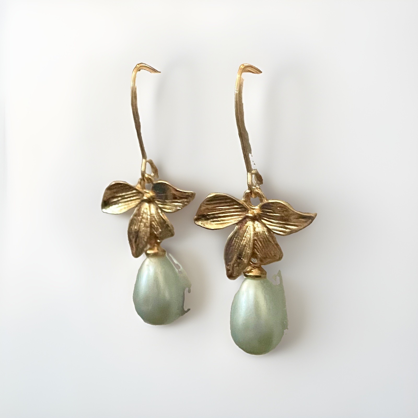Lovely New Yellow Gold Powder Blue Pearl drop Dangle threader Hook wire Earrings