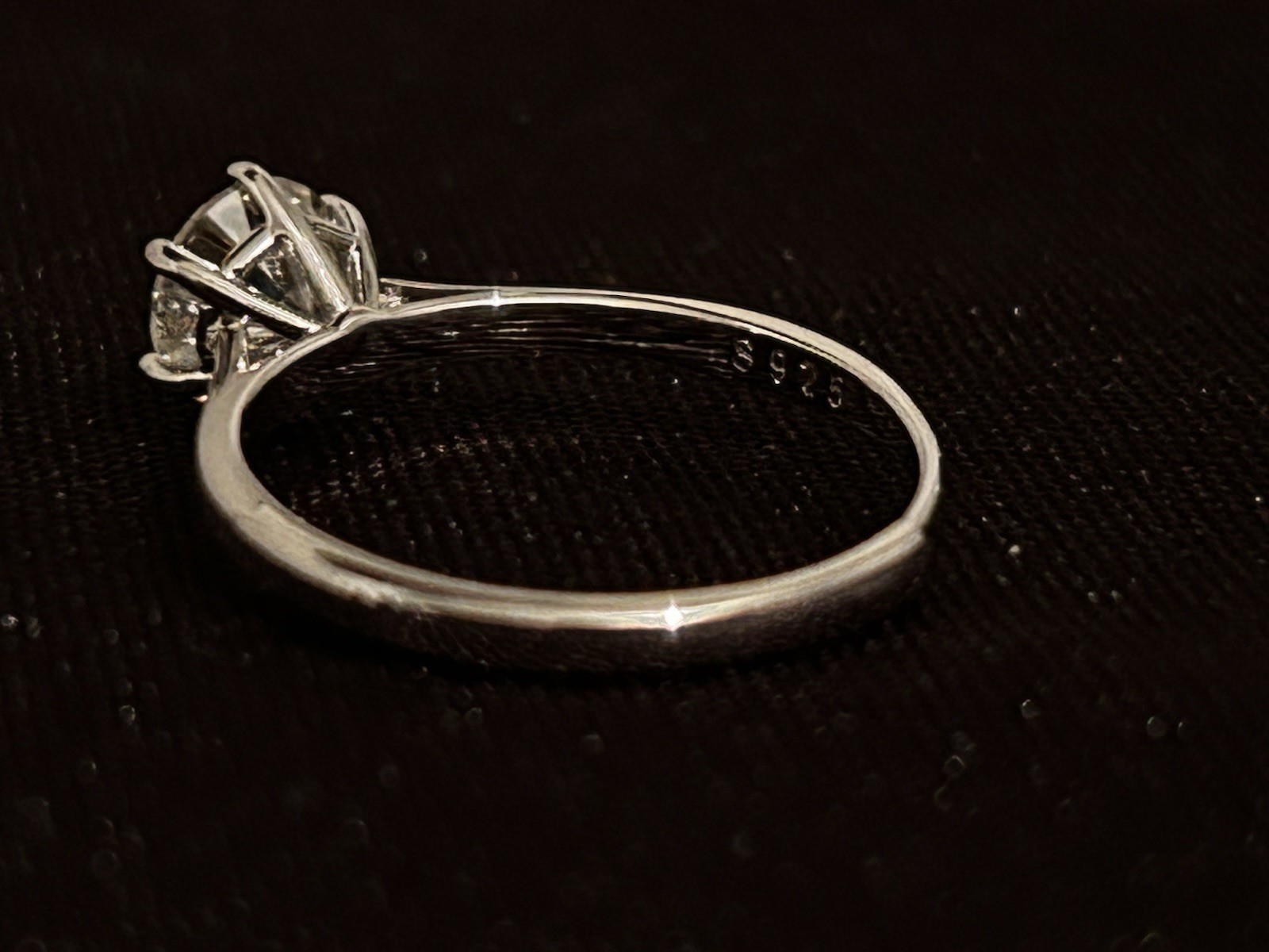 925 Sterling Silver 1 Carat Moissanite Solitaire Ring