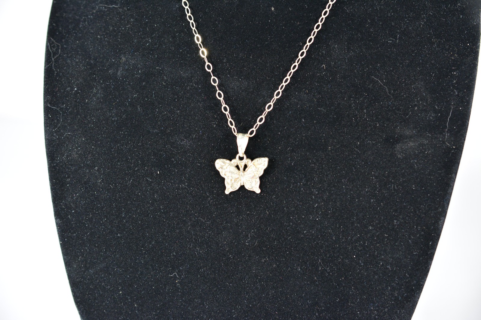 Stirling Silver .925 Butterfly Necklace 18″ 5 GRAMS