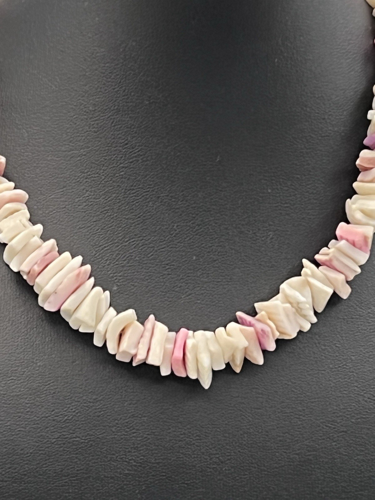 Vintage Hawaiian Puka Shell Large Chips Pale Pink & White Necklace Beach Surfer