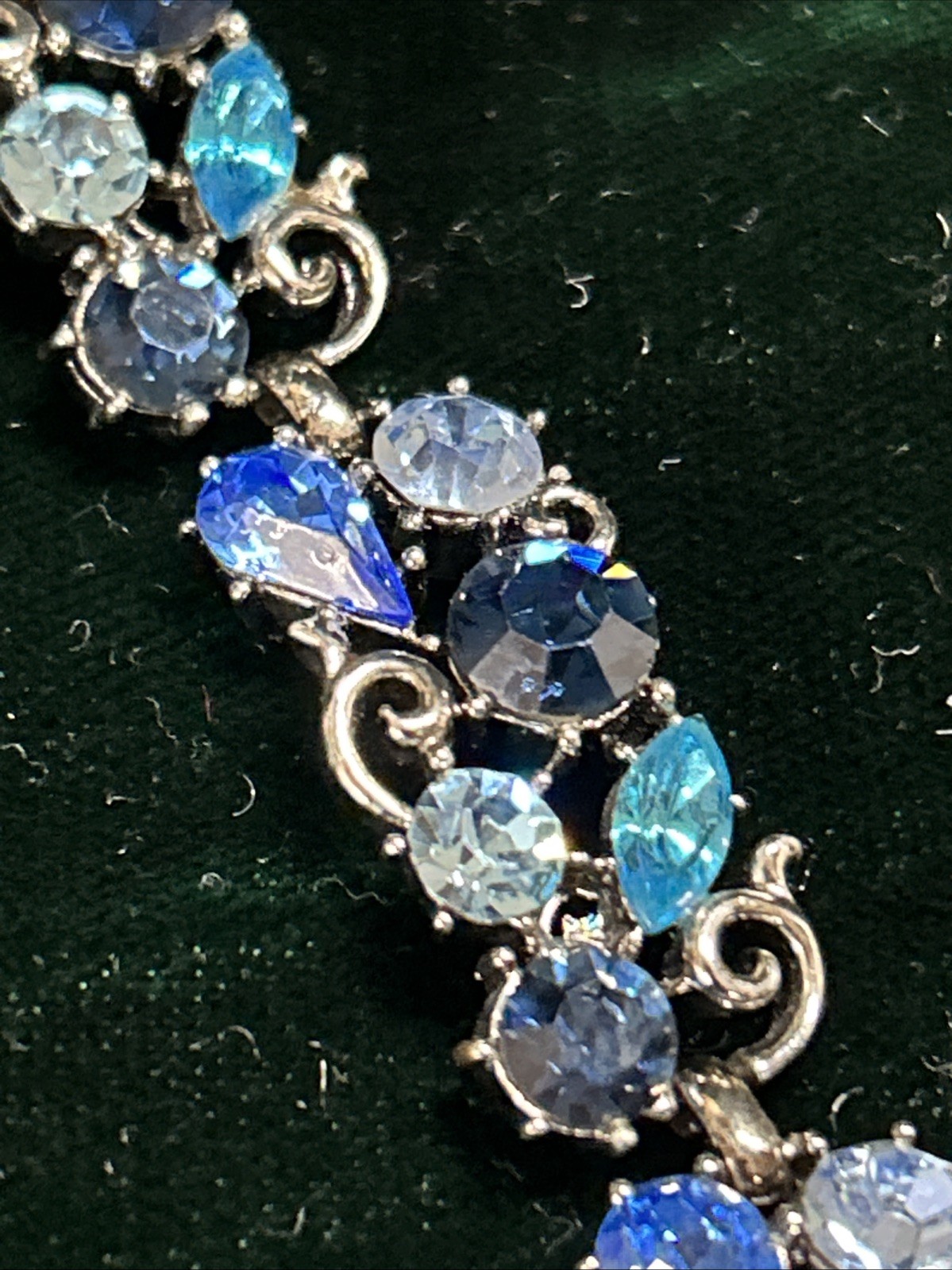 Signed LISNER Blue Rhinestone Bracelet Silver Tone Scroll Cluster Link