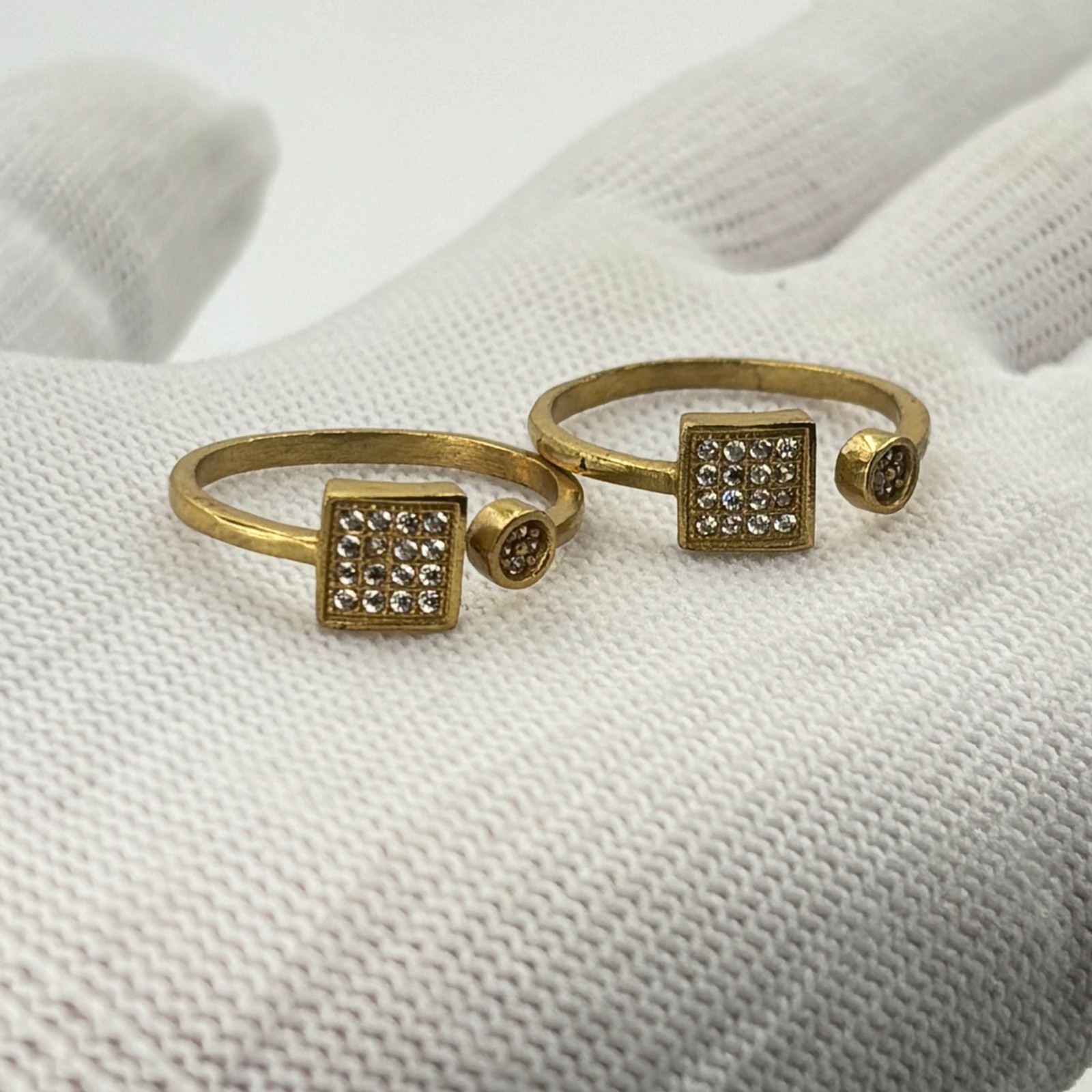 Minimalist Adjustable Gold Tone Square Halo Toe Rings White Stone Geometric Pair