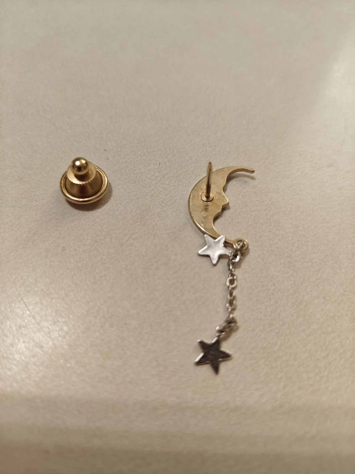 Avon Vintage Gold-tone Moon & Stars Dangle Pin, Celestial, Clutch Back