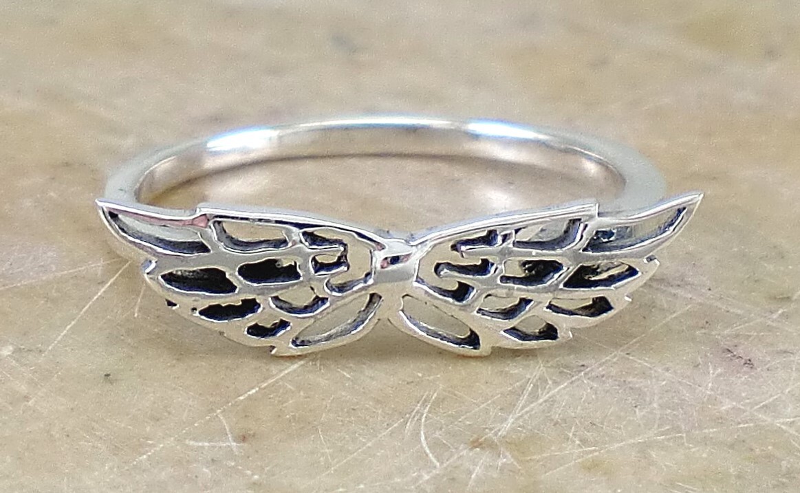 CUTE 925 STERLING SILVER ANGEL WINGS RING size 9 style# r2763