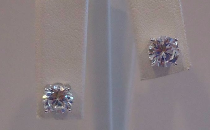 925 STERLING SILVER STUD EARRING 3 CARATS ROUND CUT LAB CREATED DIAMOND /SZ 7MM