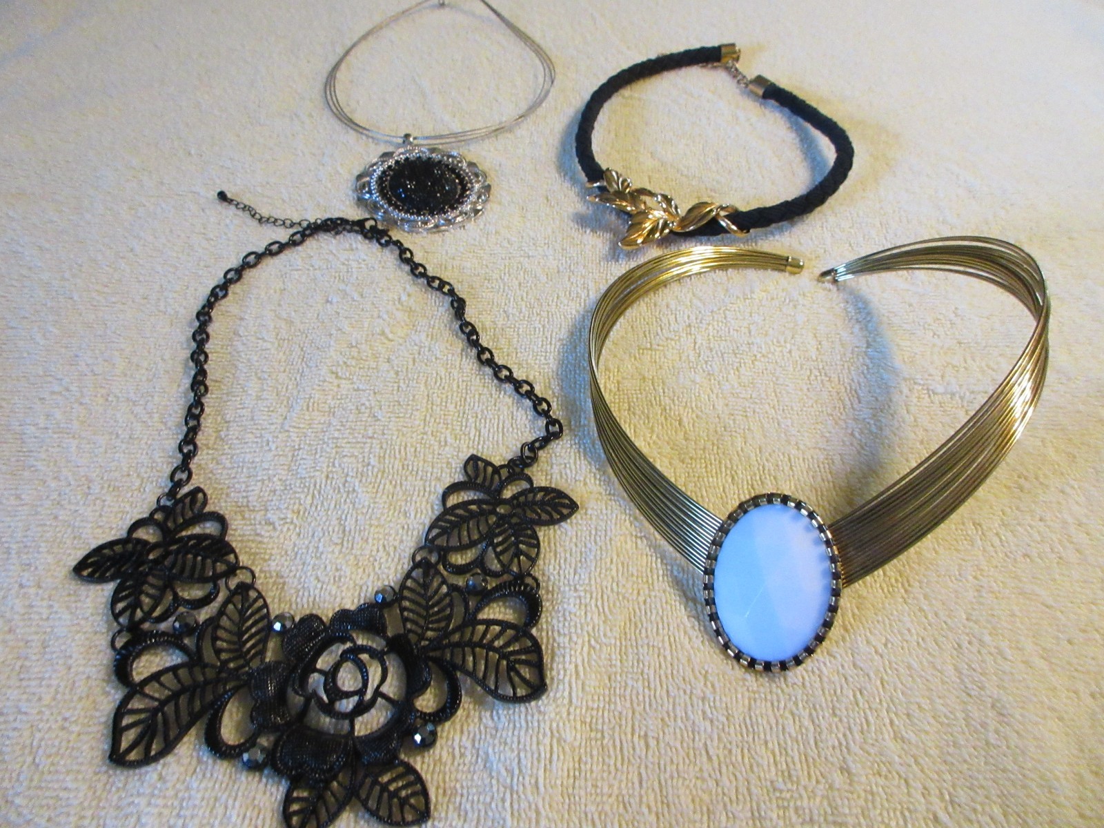 4Different Women’s Unique Chocker/Necklaces/Earrings Vintage Victorian Goth Avon