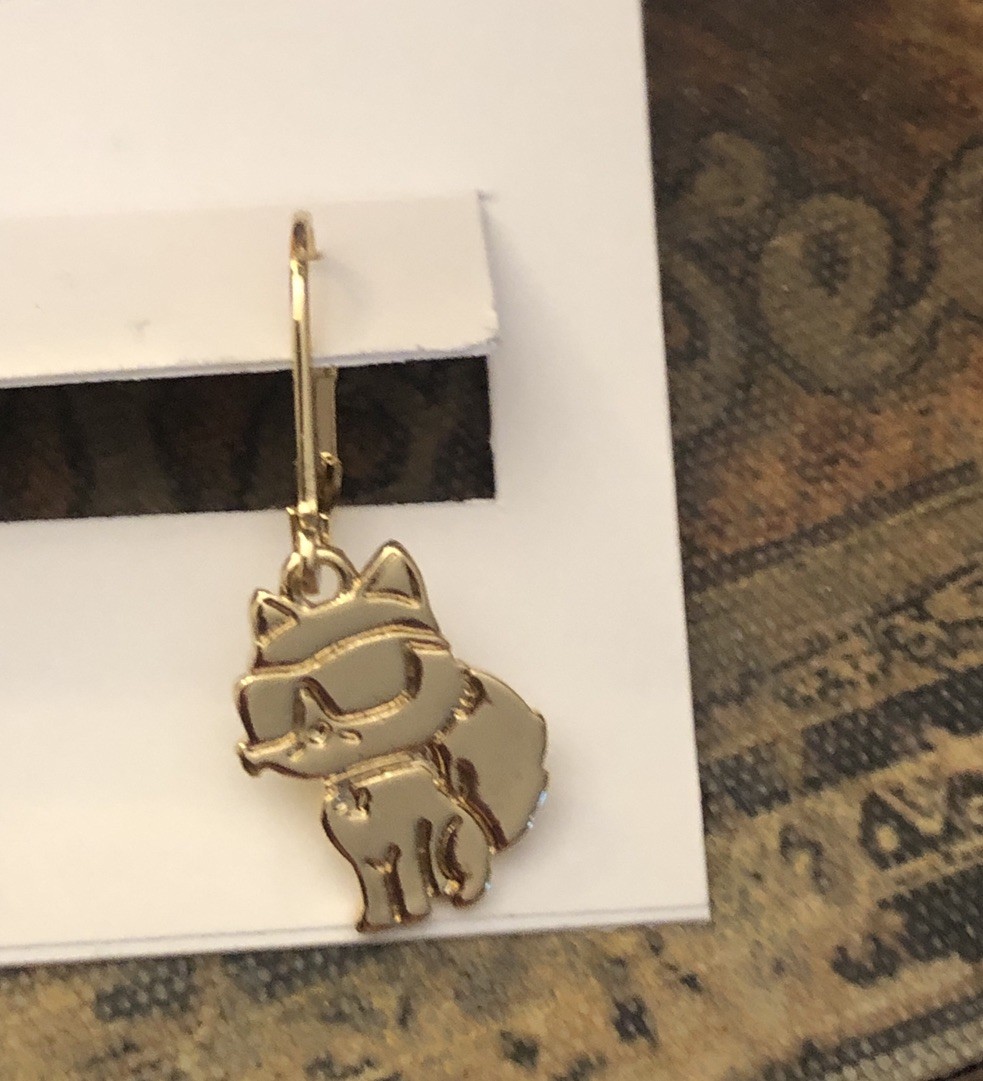 Karl Lagerfeld Polished Gold Tone Choupette Wearing Sunglasses Drop Earrings NWT