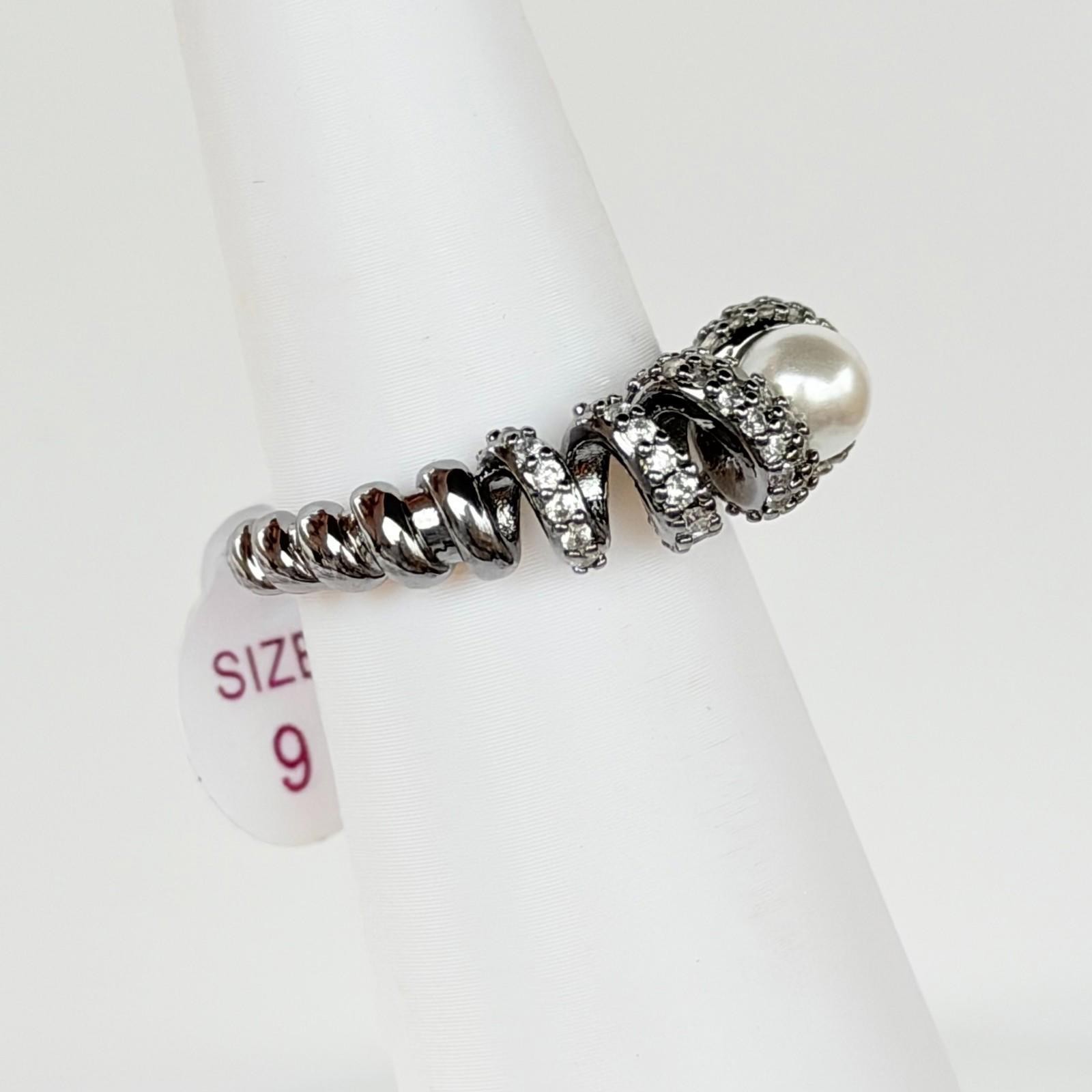 Bomb Party June Ring Sz 9 “Swirling Magic” Ceramic Pearl on Hematite