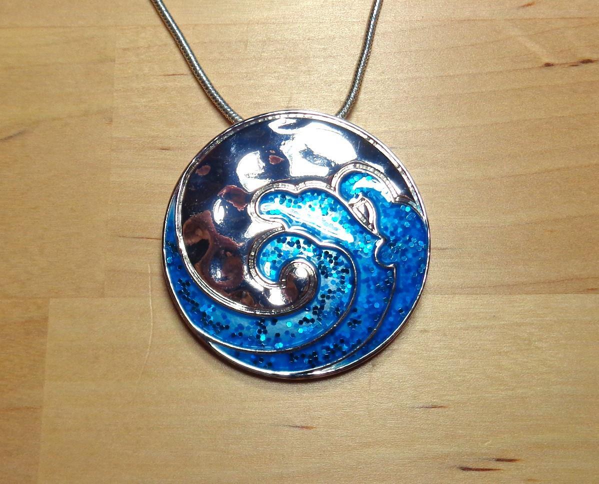 BEACH FASHION AQUA BLUE OCEAN WAVE SILVER TONE RHODIUM PENDANT NECKLACE