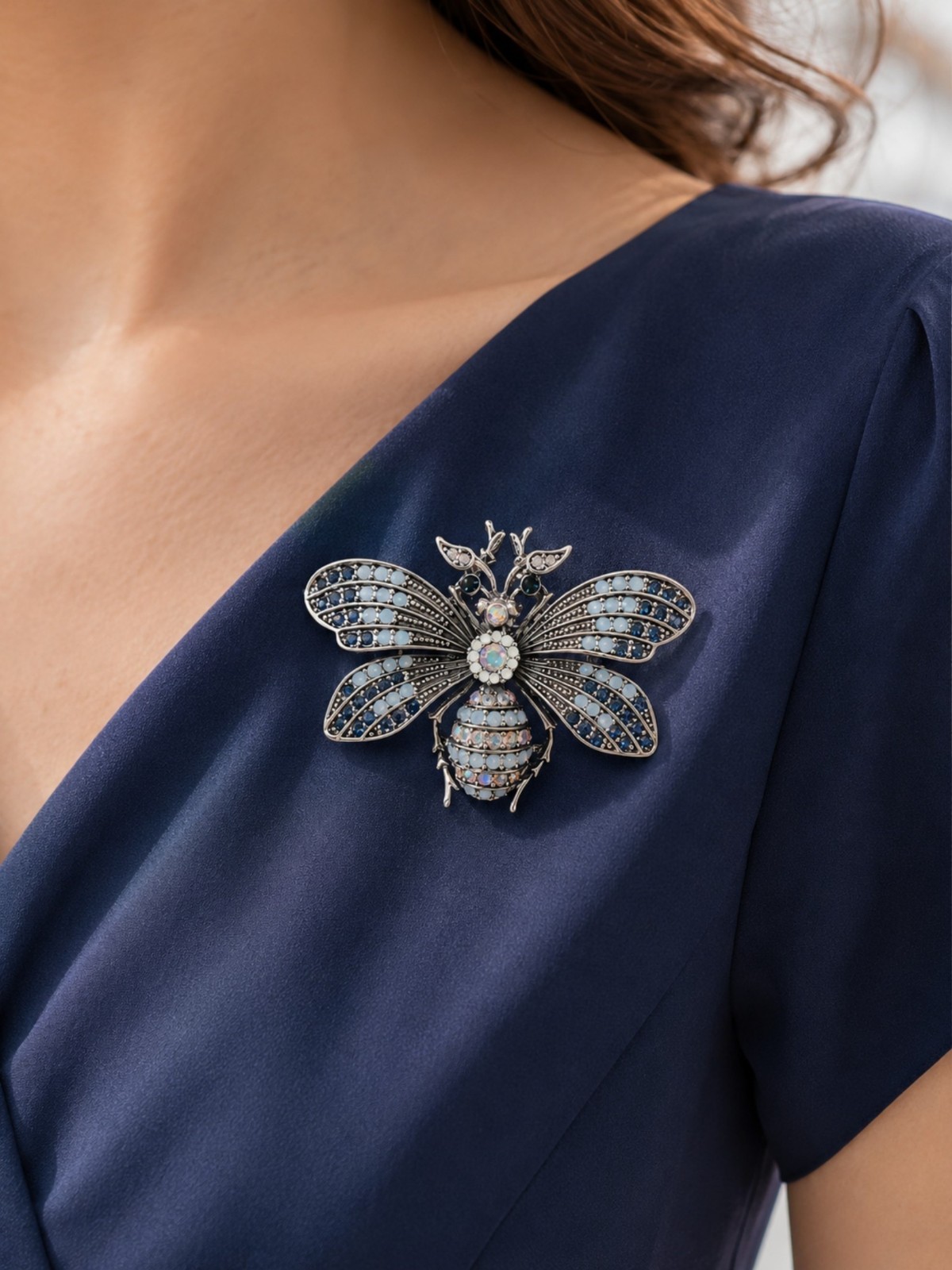 Crystal Honey Bee Brooch Vintage Insect Lapel Pin Nature Fashion Jewelry Gift