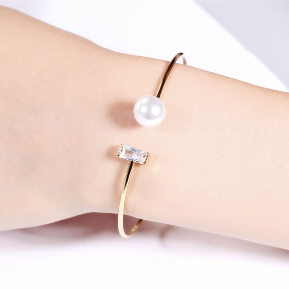 ZARD Pearl Cuff Bracelet with Cubic Zirconia Accent in Rose Gold Plating