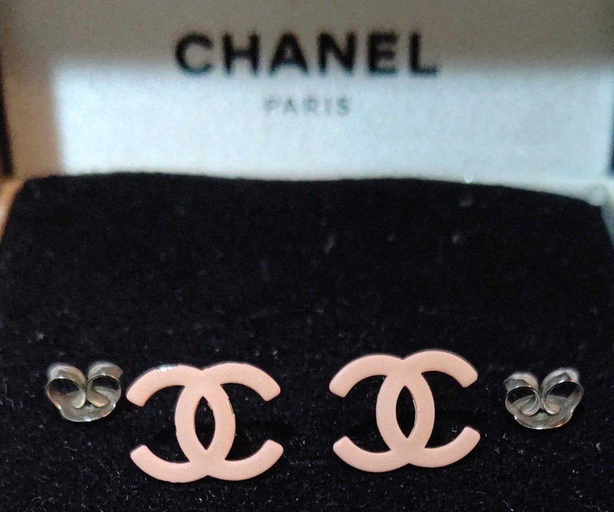 CHANEL Coco Mark Earrings Pair Pink 00T 2000 Spring Summer Collection Metal Vint