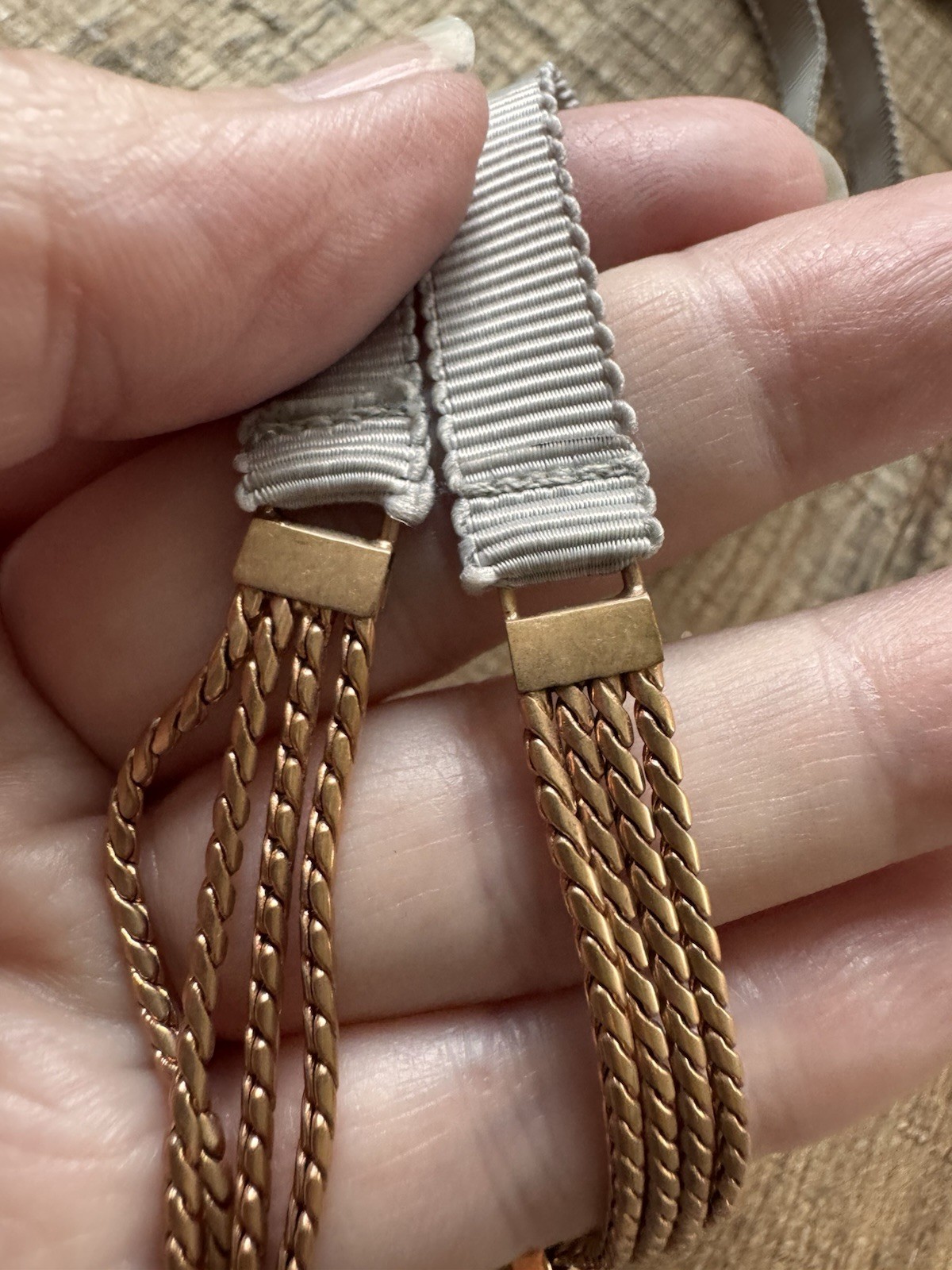 Stella & Dot KEEP Collective Gold Tone Smoky Crystal Ribbon Necklace Adjustable