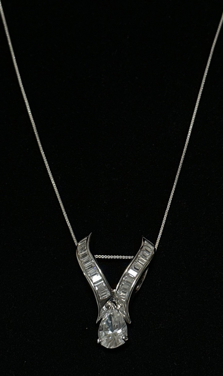 Rare Sterling Silver Necklace With Cubic Zirconia Pendant 7.4g 18in