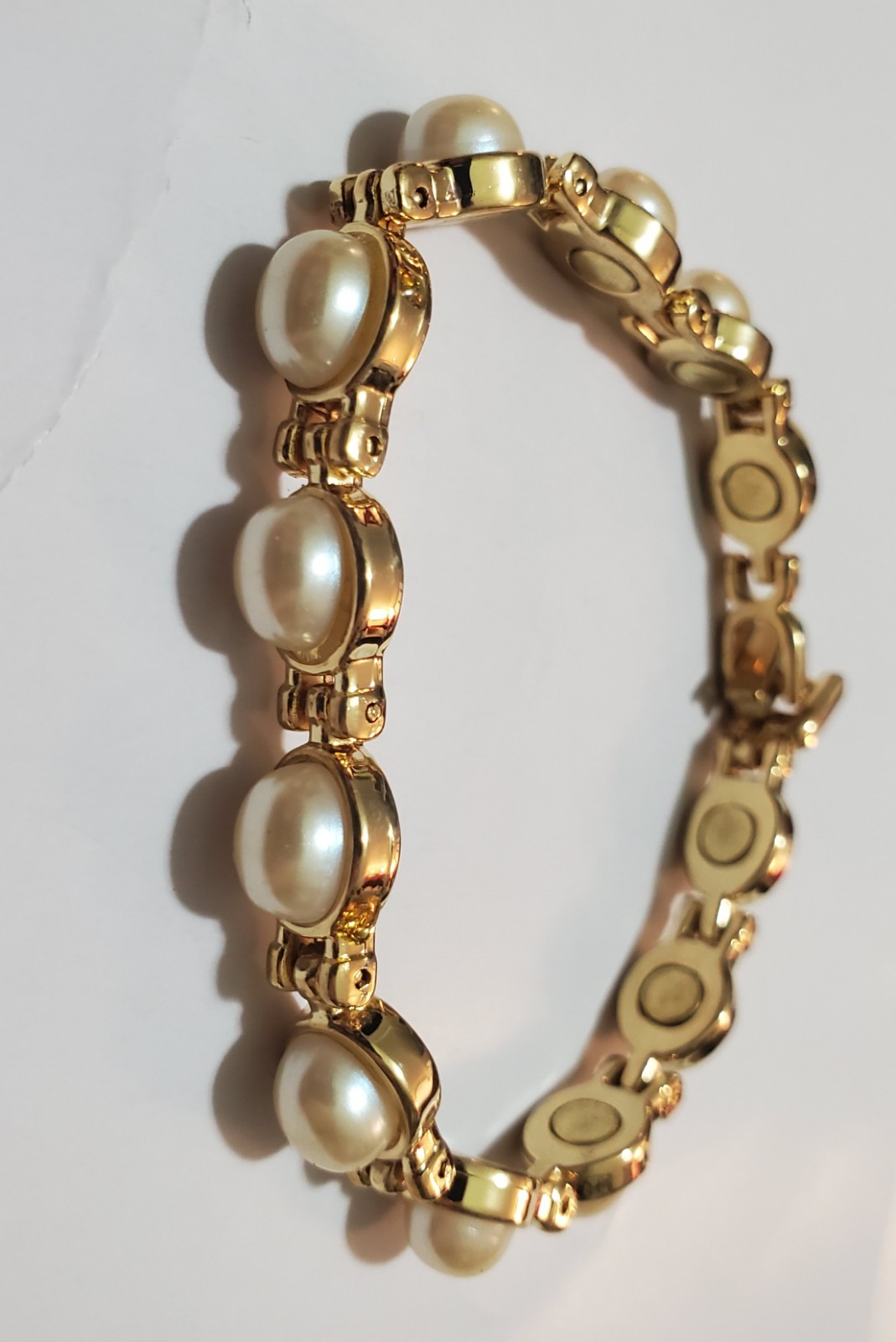 Men Women MAGNETIC BRACELET Sz 7″ Oval High Raised Pearl-Like Stones GOLDTONE💝