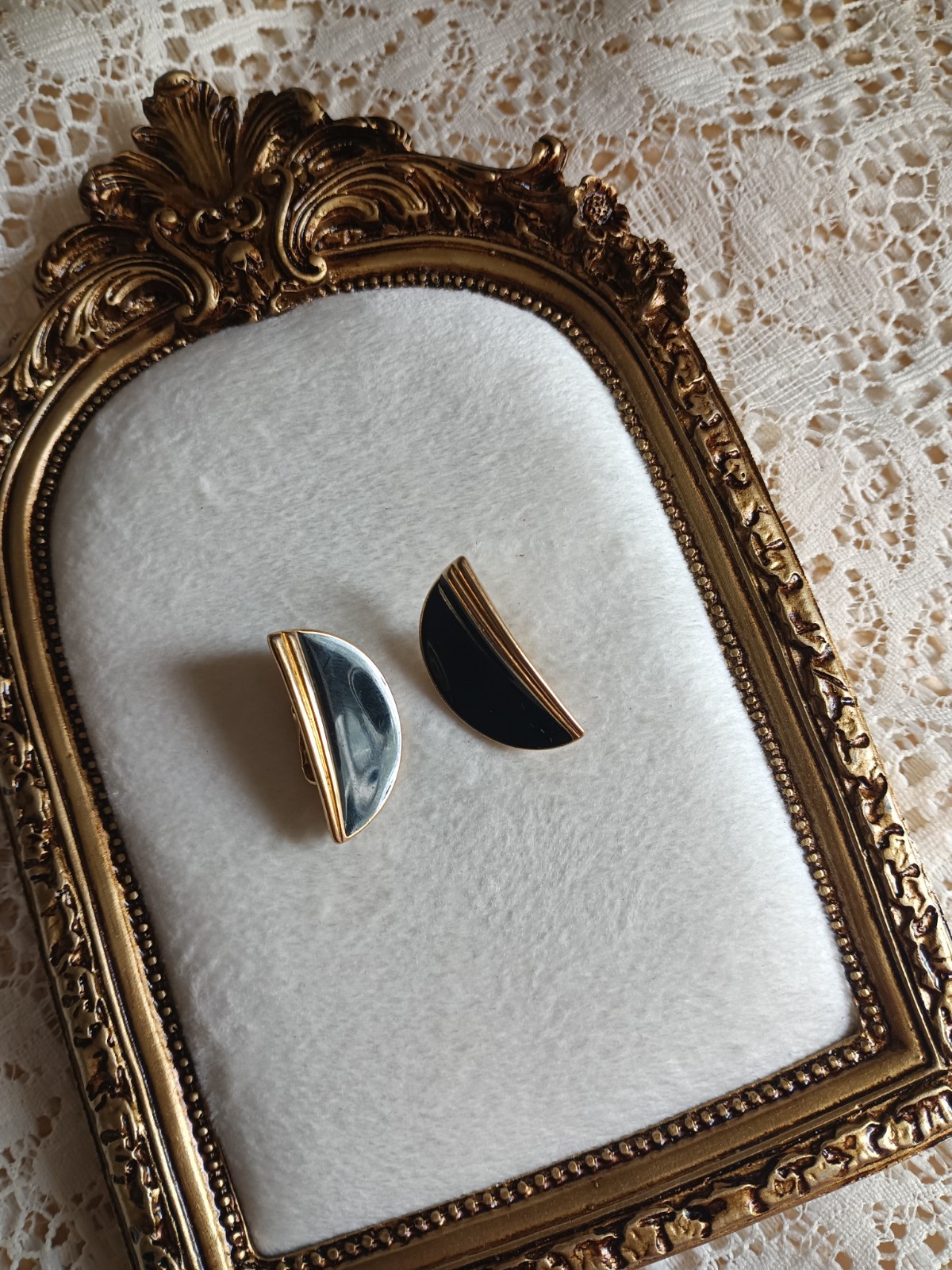 Trifari Signed Gold Tone Black Half Moon Stud Clip-On Earrings Metal Lobe