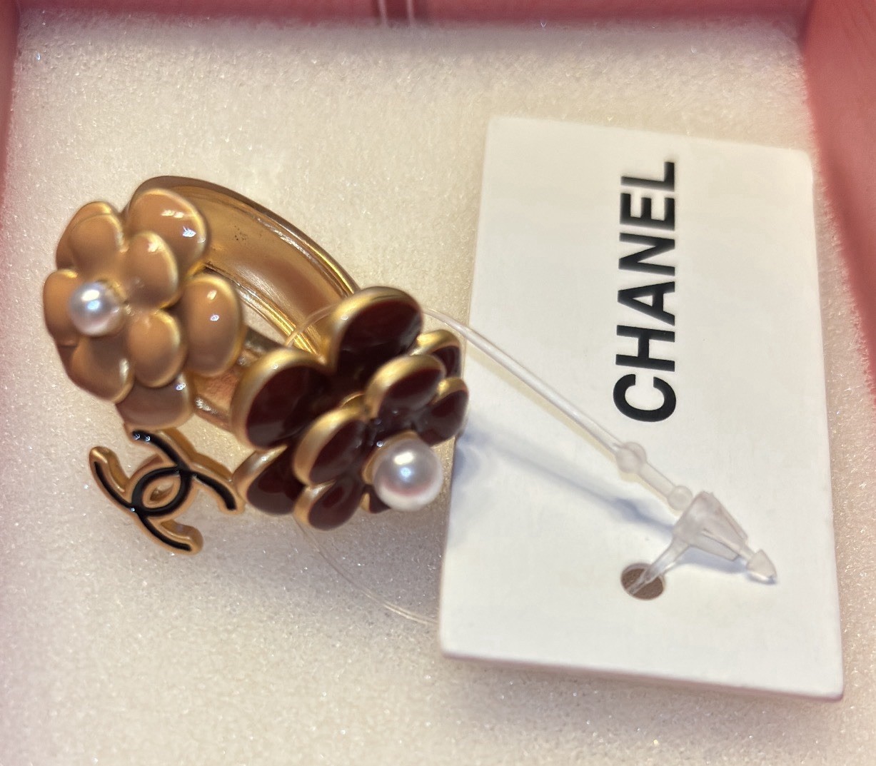 AUTHENTIC Chanel Camellia Floral Ring Spring 2025 Gold Tone Resin Size 7 France