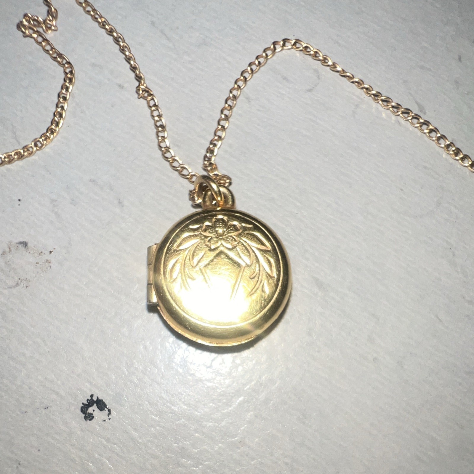 Gold Tone Round Floral Locket Pendant Cable Chain Necklace, Lobster Clasp