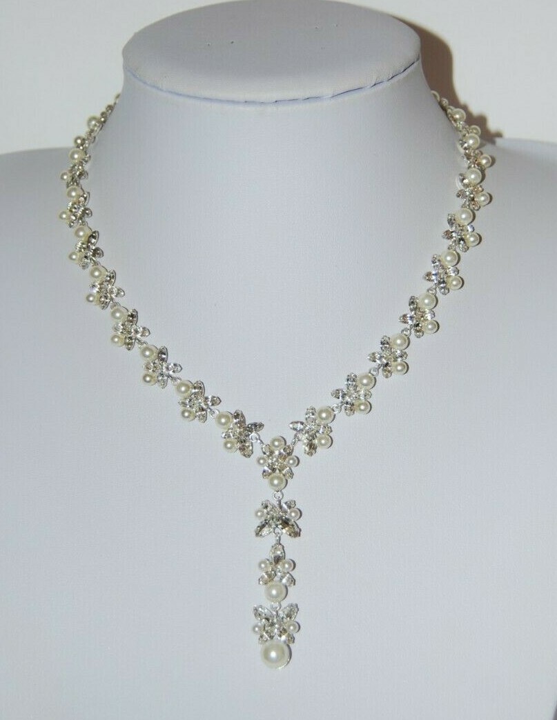 CESCABELLE ELEGANT COUTURE FAUX PEARLS & RHINESTONES ON SILVERED METAL NECKLACE