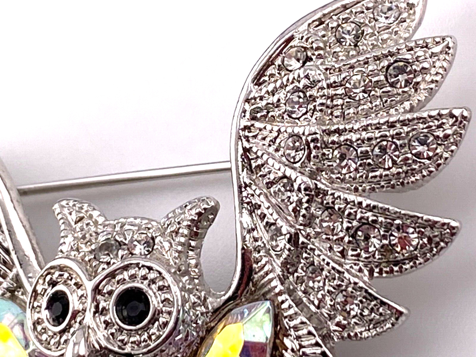 Spectacular Rhinestone 2” Sparkling Owl Brooch Pin 004-172