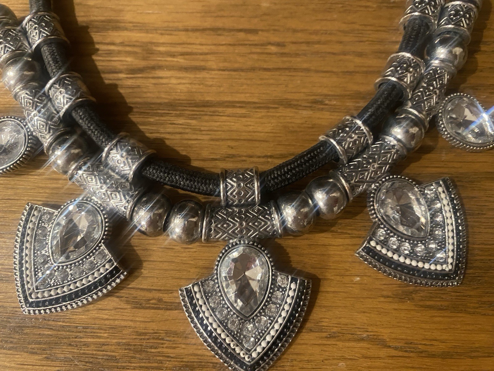 Amazing Sparkling Brilliant Silver Tone & Black Statement Necklace 16”-19” BLING