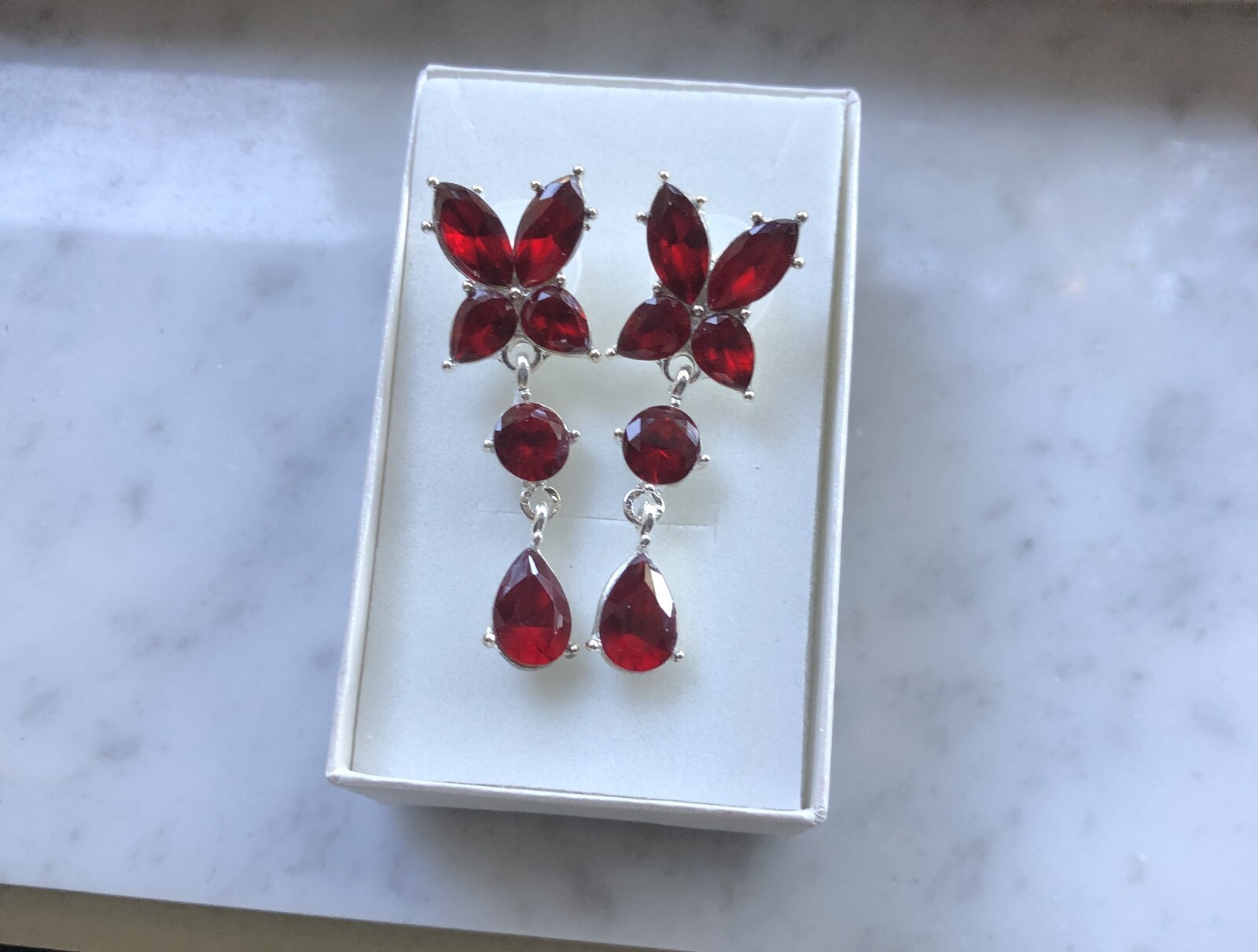 NEW~BEAUTIFUL RED DROP EARRINGS~FRICTION BACK~2″L with 1-1/2″ DROP ~ IN GIFT BOX