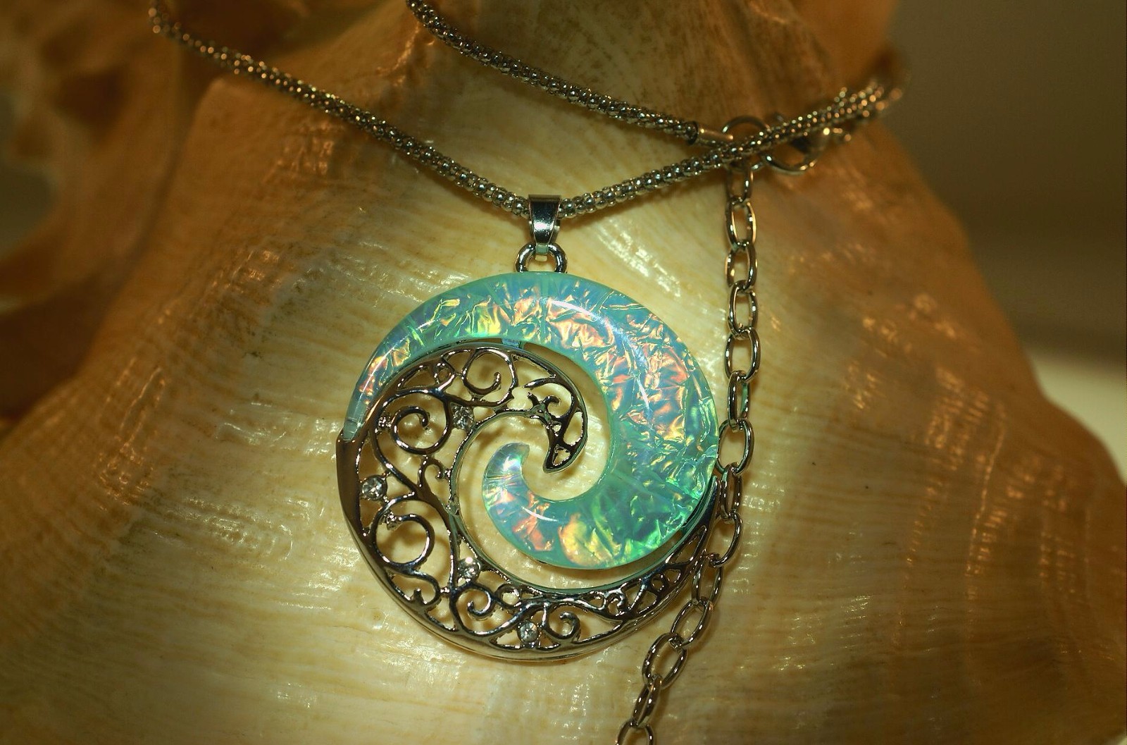 36mm Hawaiian Rhodium Brass Sparkly Blue-Pink Resin Ocean Wave Pendant Chain Adj