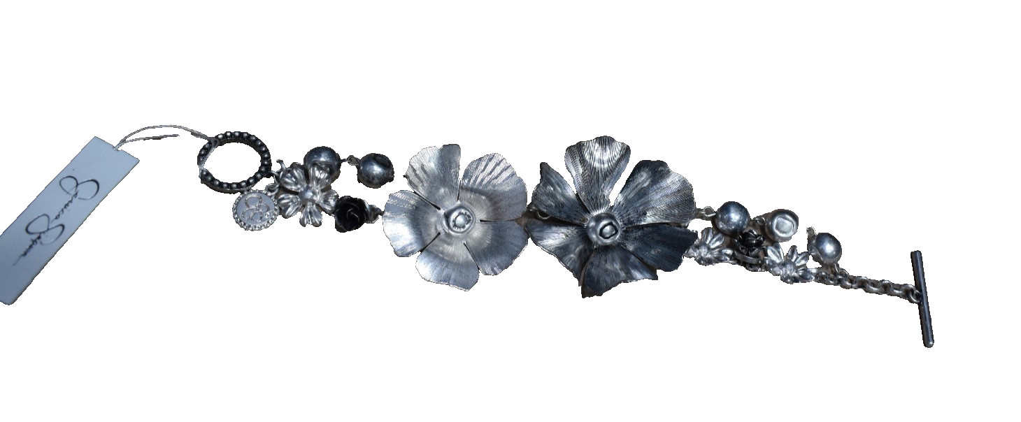 Jessica Simpson Basic Collection Flower Toggle Bracelet Silvertone New! NWT