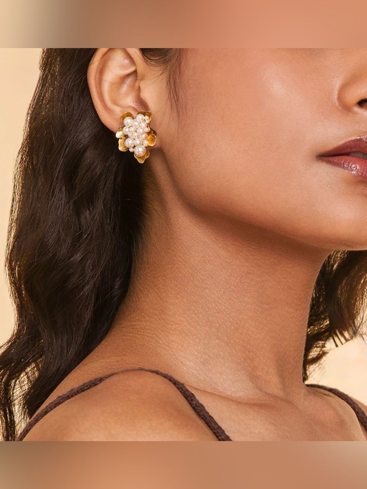 NEW Deepa Gurnani Gold Pearl Cluster Flower Stud Earrings – Women Jewelry