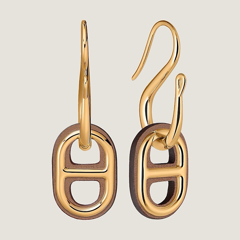 Hermes O’Maillon earrings in gold and E Toupe leather
