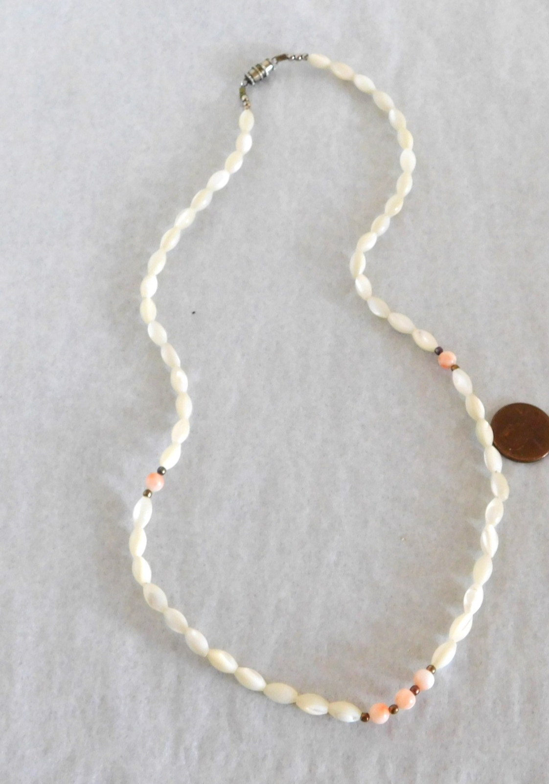 Beaded Necklace – Oblong & Round – Iridescent White and Pink – unmarked (#N452)