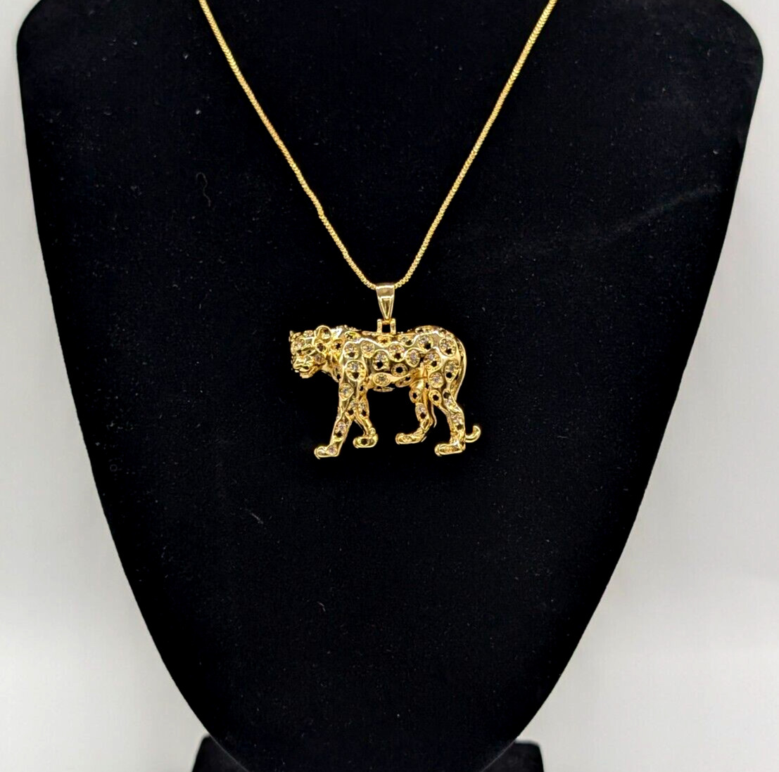 ✨ 14K Gold Plated Box Chain Necklace with Full Leopard Pendant ✨