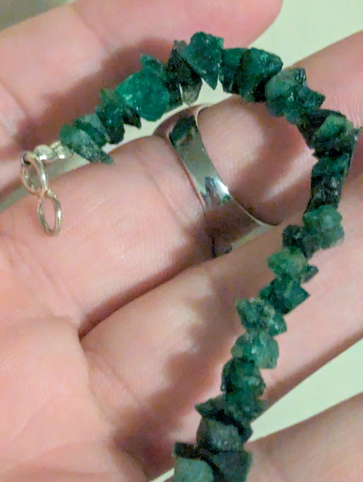 Short Emerald Bead Bracelet 5 In