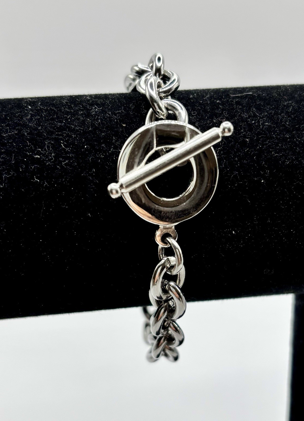 Rolo Curb Link Chain Bracelet with Toggle Clasp Silver Plated Vintage Stock 7.5″