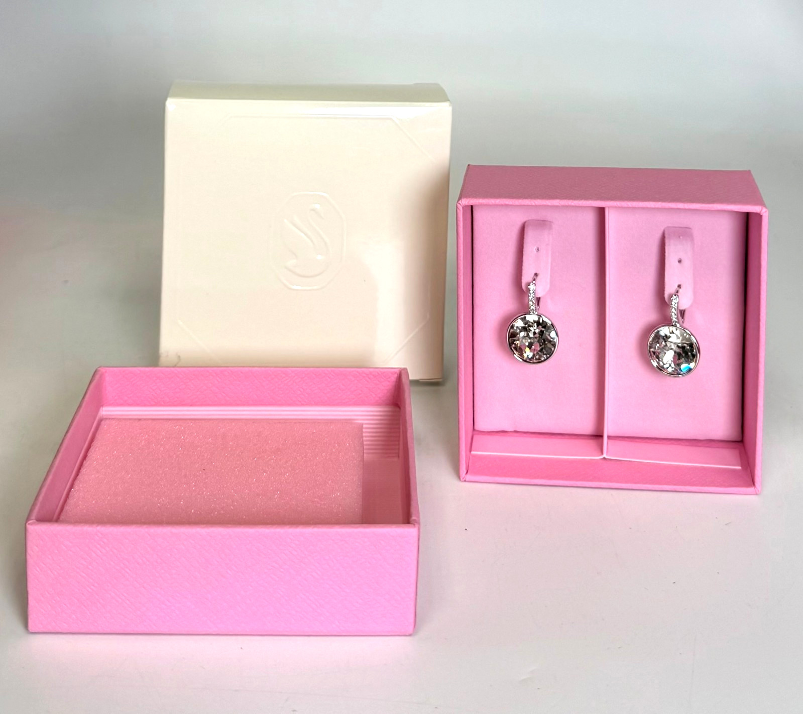 Swarovski Millenia Drop Earrings Round Cut White – 5731149 *NEW IN GIFT BOX*