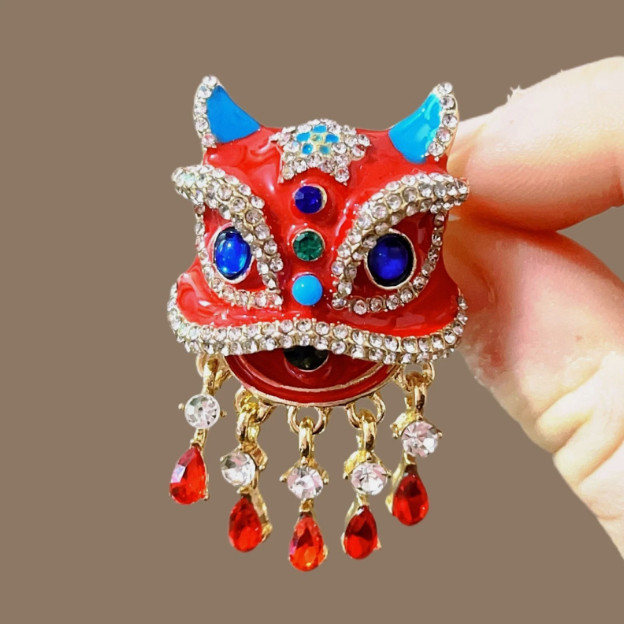 Lion Dance Brooch Chinese Style New Year Pin Women Men Asian