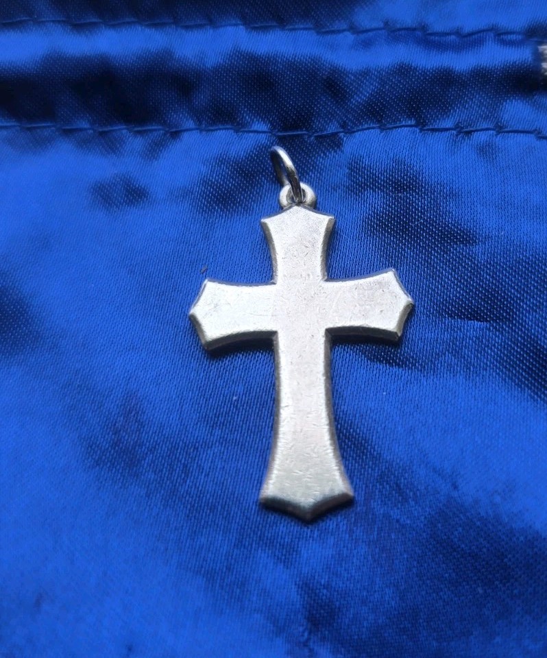 James Avery Beveled Clechee Cross Pendant